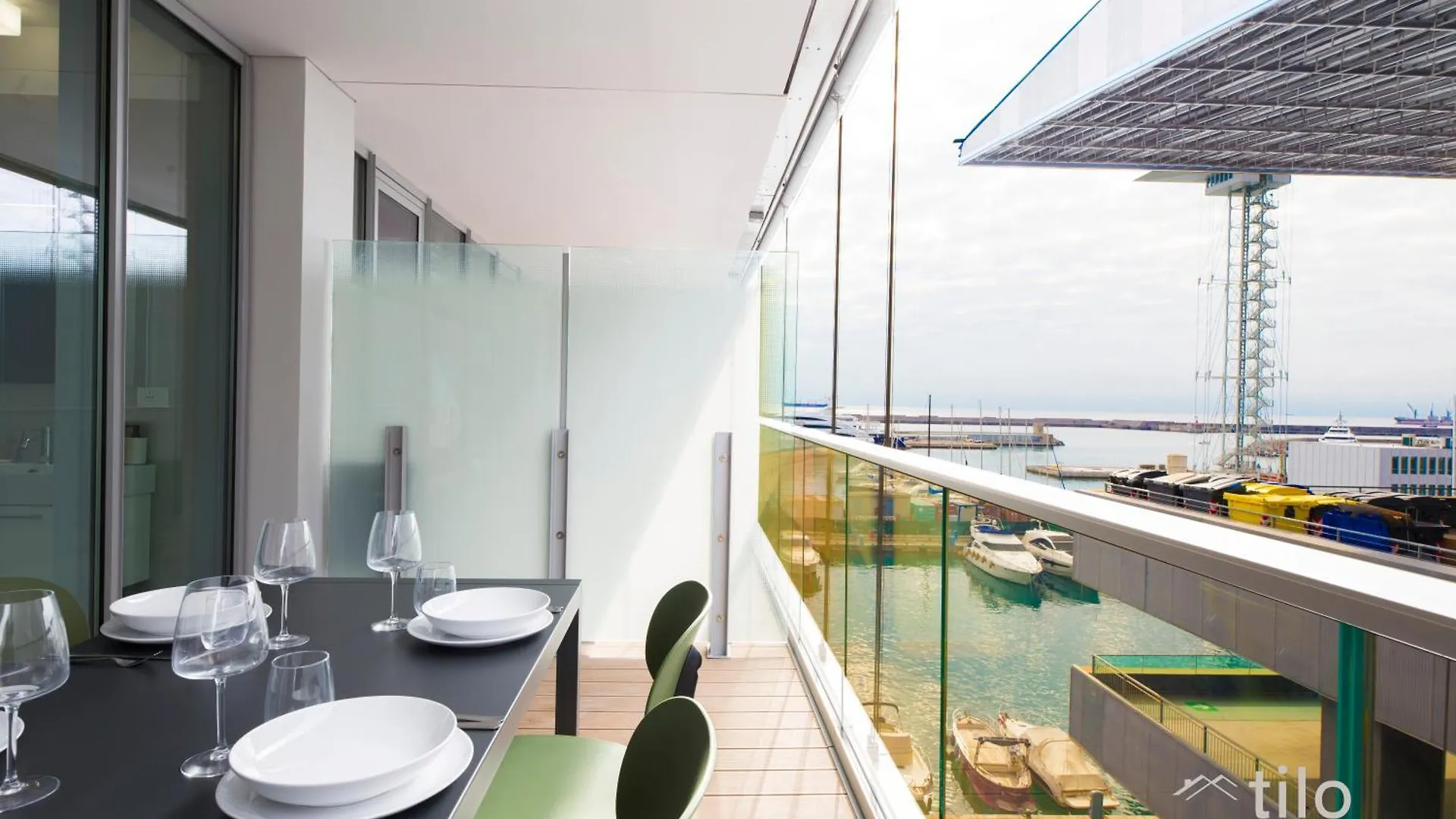 Waterfront Luxury Studio, Free Parking, Ac, Netflix & Wifi By Tilo Lux Janov 0*,  Itálie