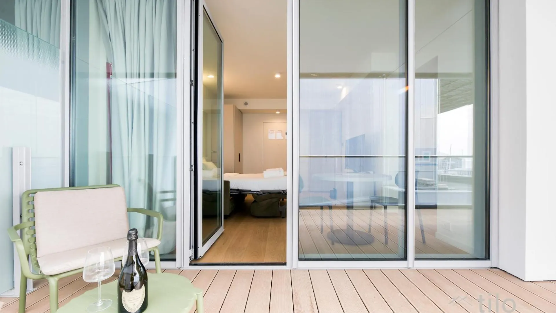 Waterfront Luxury Studio, Free Parking, Ac, Netflix & Wifi By Tilo Lux Janov Apartmán