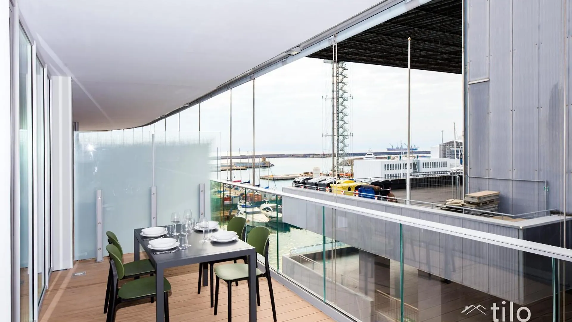 Waterfront Luxury Studio, Free Parking, Ac, Netflix & Wifi By Tilo Lux Genoa 0*,