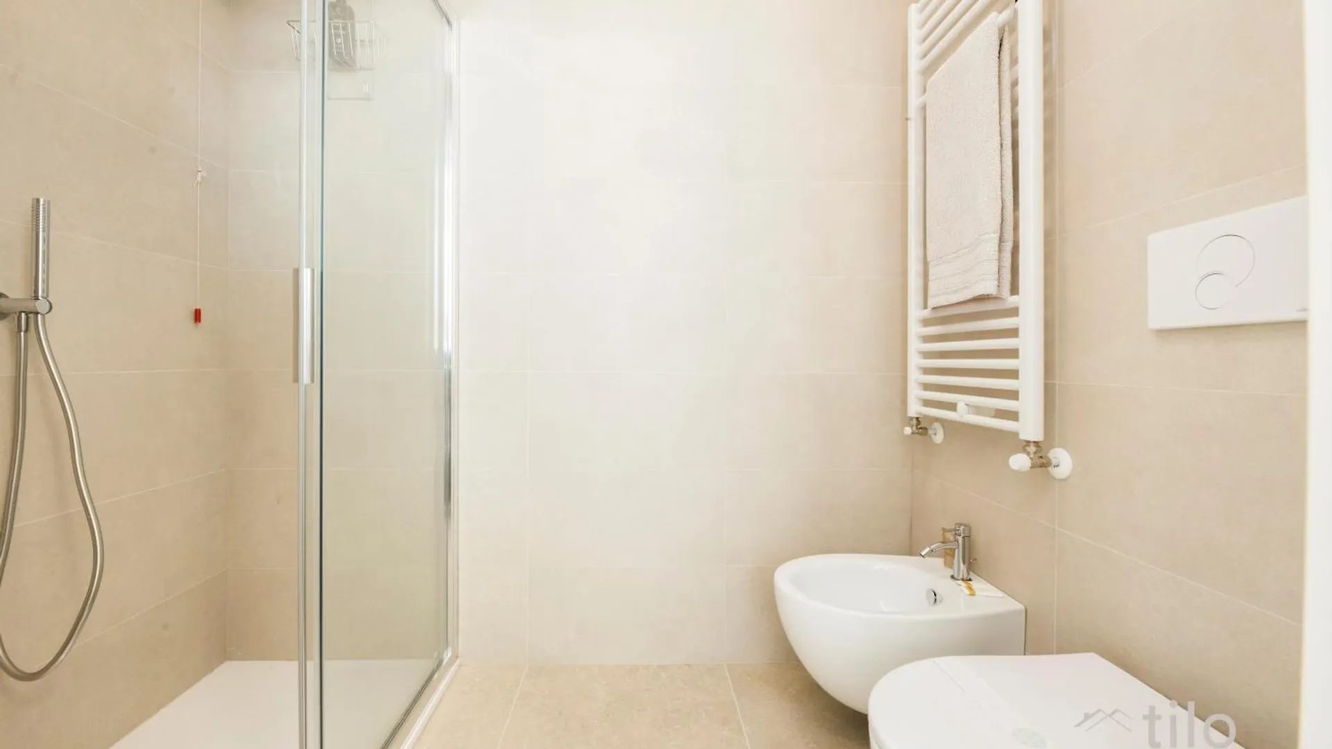 Waterfront Luxury Studio, Free Parking, Ac, Netflix & Wifi By Tilo Lux Janov Apartmán