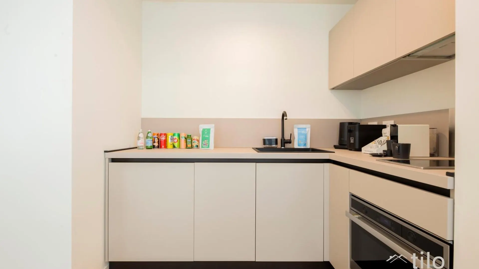 Waterfront Luxury Studio, Free Parking, Ac, Netflix & Wifi By Tilo Lux Genoa Apartment