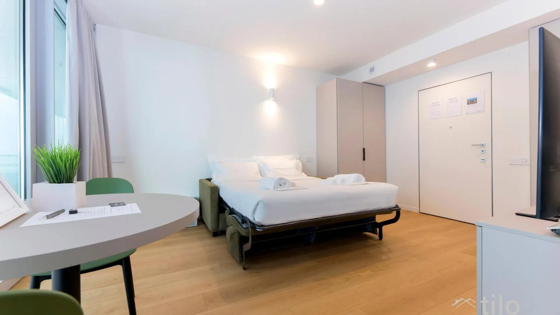 Waterfront Luxury Studio, Free Parking, Ac, Netflix & Wifi By Tilo Lux Janov Apartmán