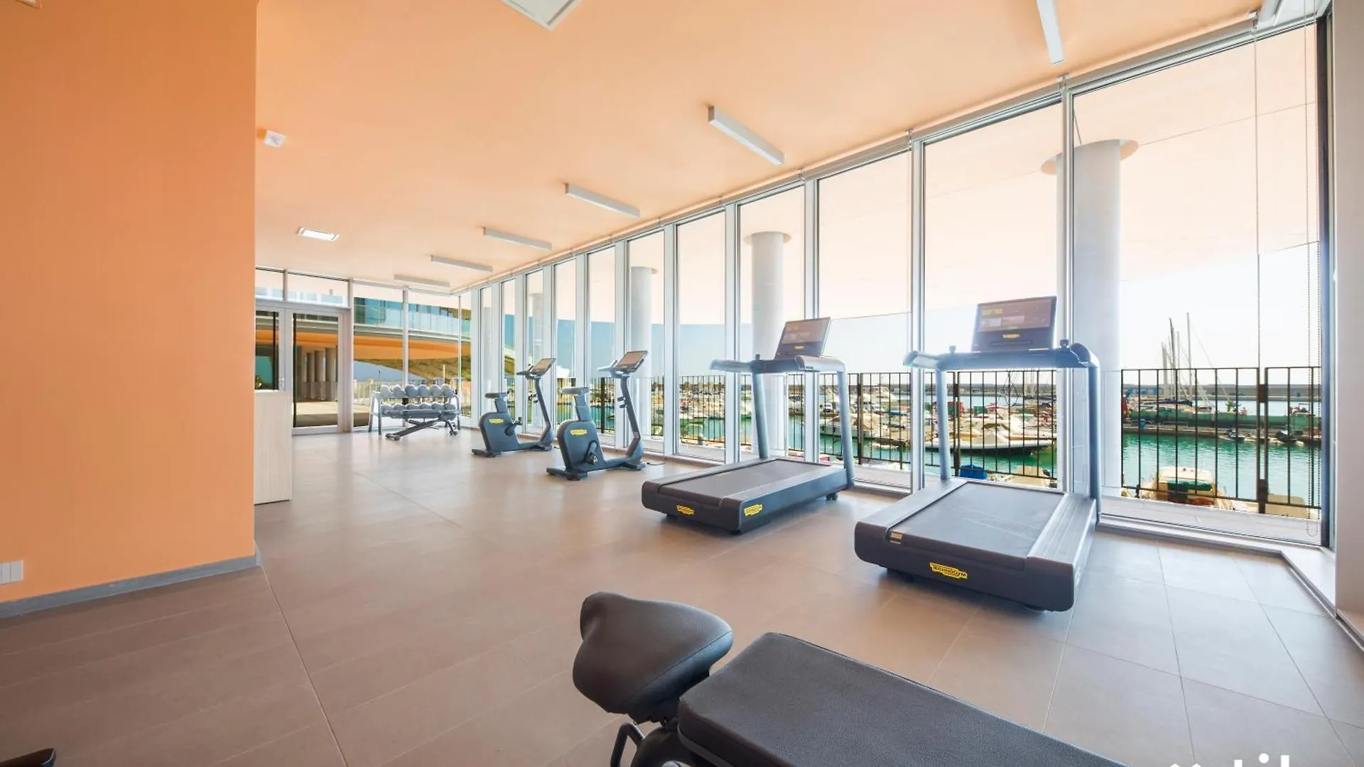 Waterfront Luxury Studio, Free Parking, Ac, Netflix & Wifi By Tilo Lux Genoa