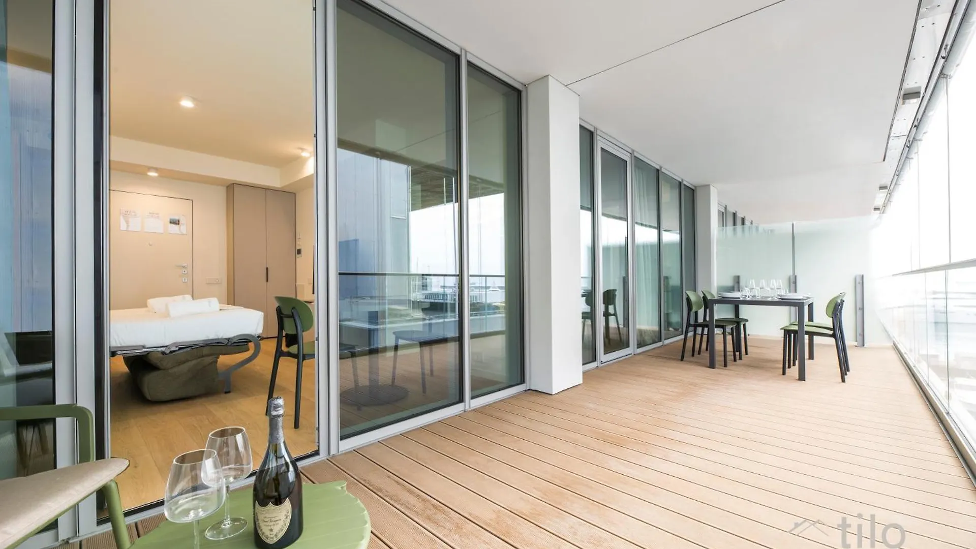Waterfront Luxury Studio, Free Parking, Ac, Netflix & Wifi By Tilo Lux Genoa
