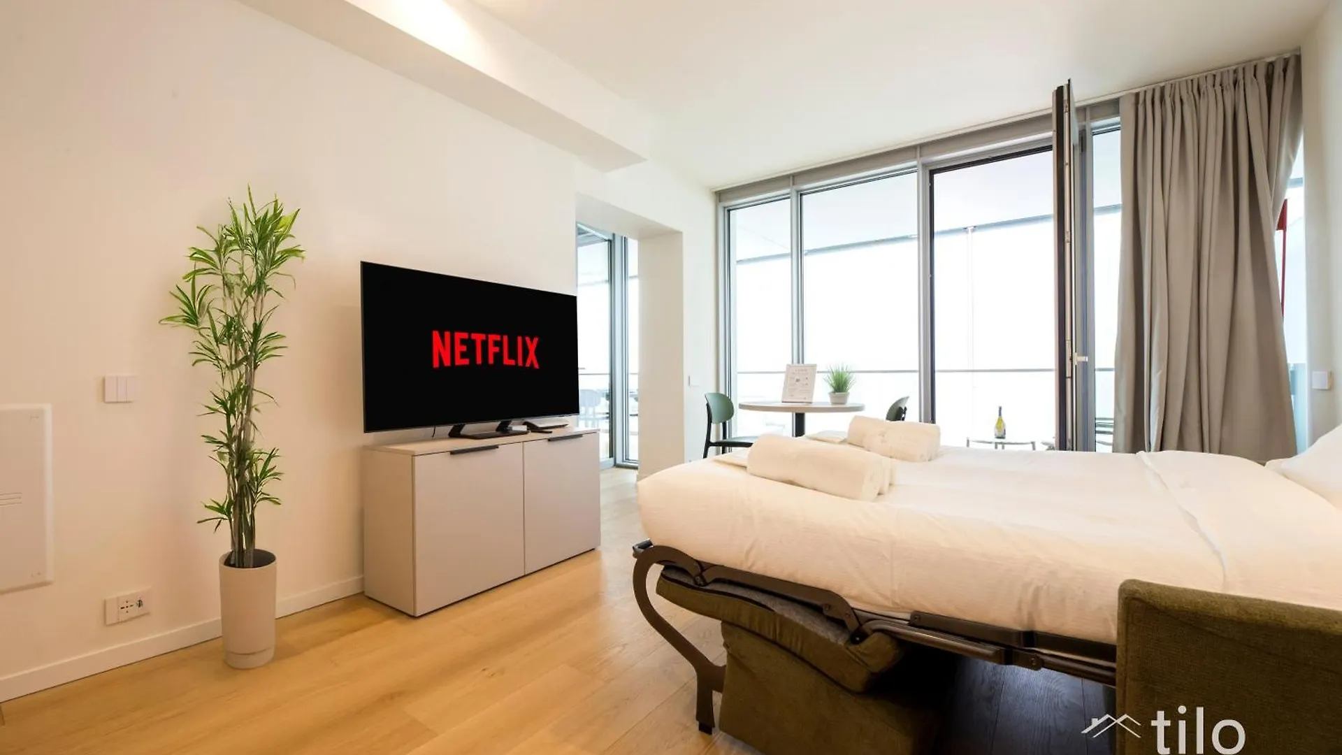 Waterfront Luxury Studio, Free Parking, Ac, Netflix & Wifi By Tilo Lux Genoa Apartment